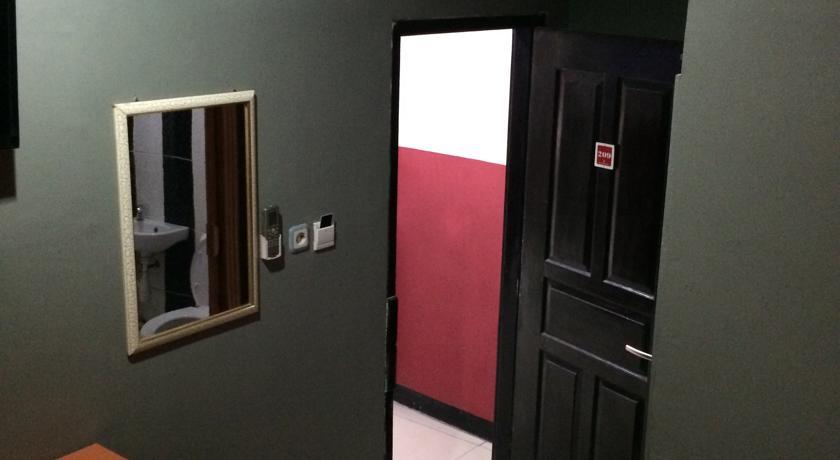 Hollywood Hotel Jakarta Bagian luar foto