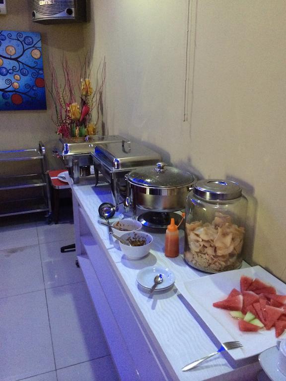Hollywood Hotel Jakarta Bagian luar foto