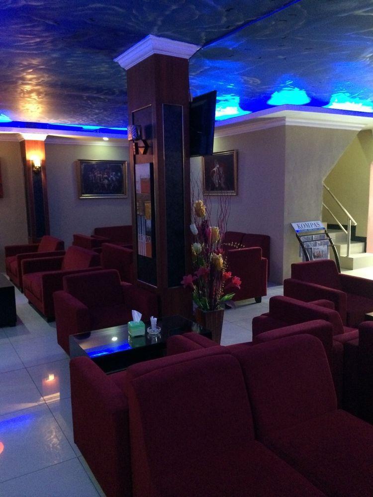 Hollywood Hotel Jakarta Bagian luar foto