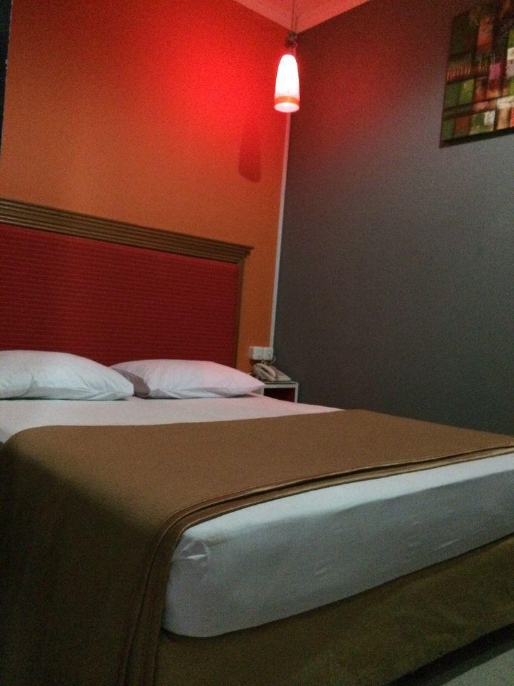 Hollywood Hotel Jakarta Bagian luar foto