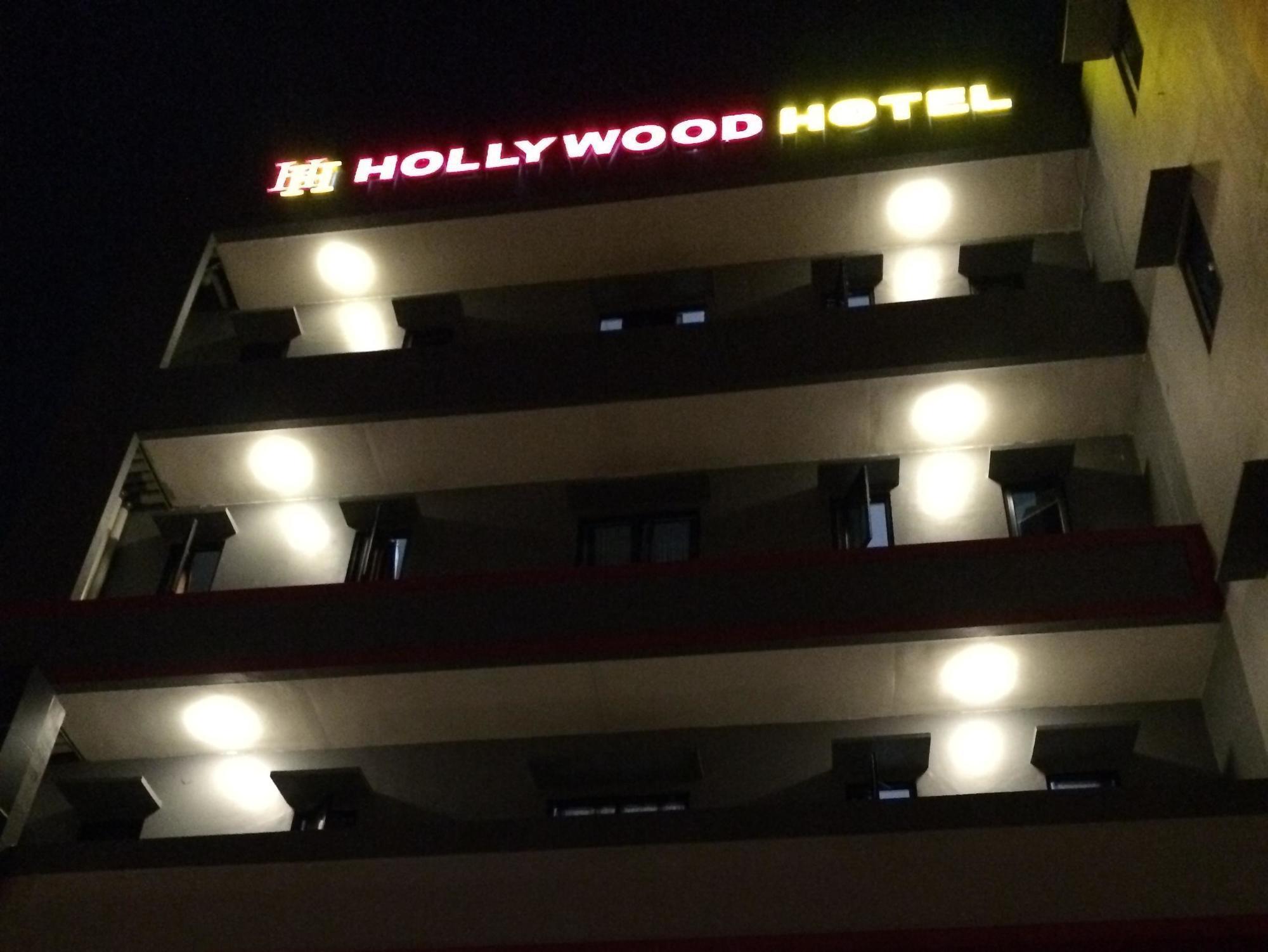 Hollywood Hotel Jakarta Bagian luar foto
