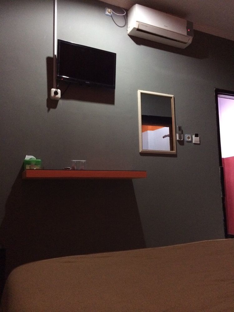 Hollywood Hotel Jakarta Bagian luar foto