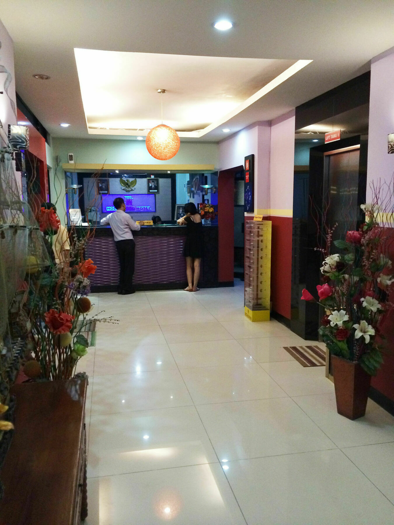Hollywood Hotel Jakarta Bagian luar foto