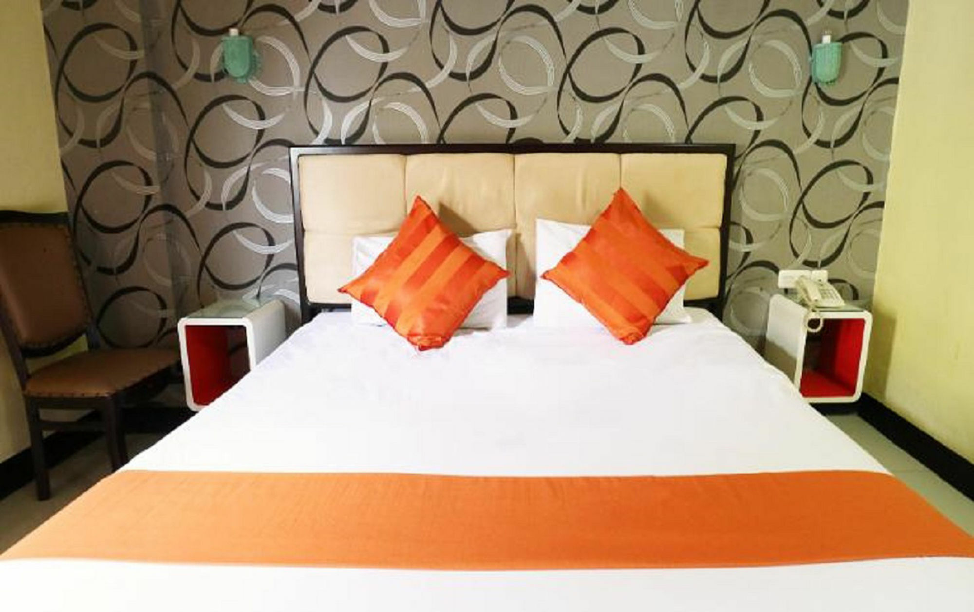 Hollywood Hotel Jakarta Bagian luar foto